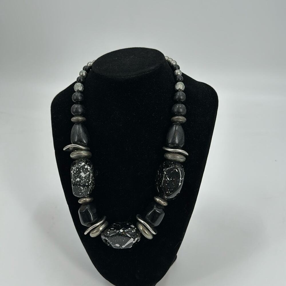 Vintage chunky black and silver beaded necklace